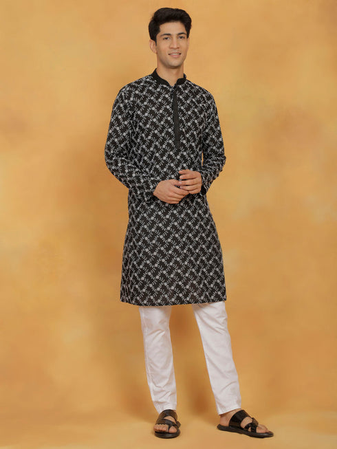 Vastramay Men's Black And White Cotton Kurta And Pyjama Set